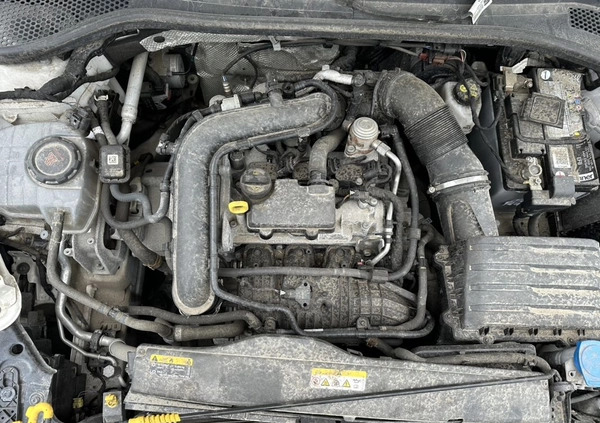 Seat Leon cena 26700 przebieg: 140000, rok produkcji 2020 z Nysa małe 137